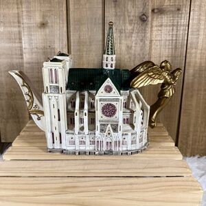 Fitz & Floyd Places Worship Ltd Edition Notre Dame Cathedral Collectors Teapot